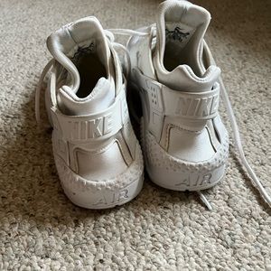 Nike Huarache size 9